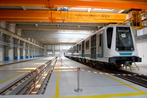 Сключване на договор за доставка на нови осем влака за Линия 3