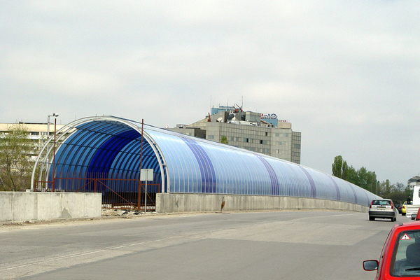 F. Joliot-Curie metro station, 16