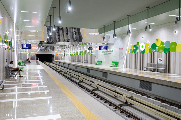 Aleksandar Malinov metro station, 1