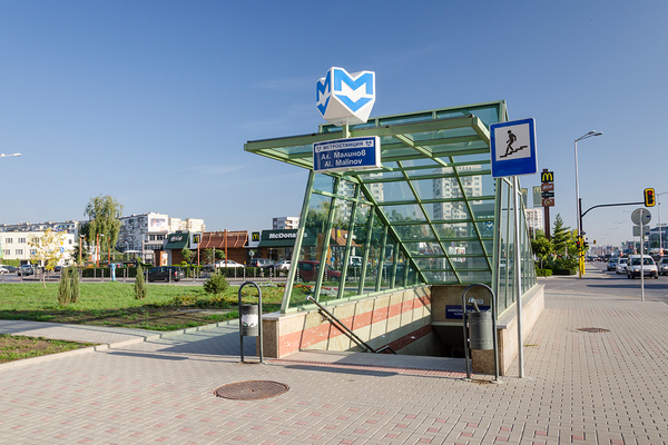 Aleksandar Malinov metro station, 8