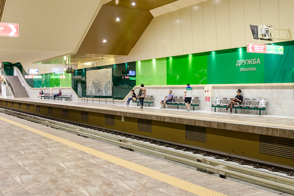 Druzhba metro station, 3