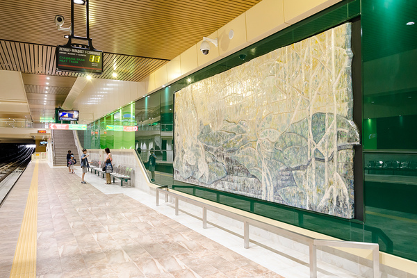 Druzhba metro station, 4