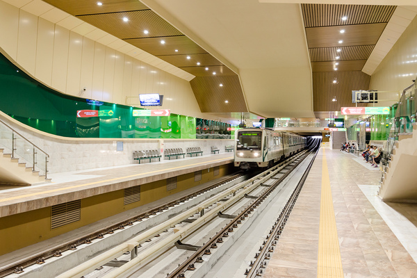 Druzhba metro station, 5