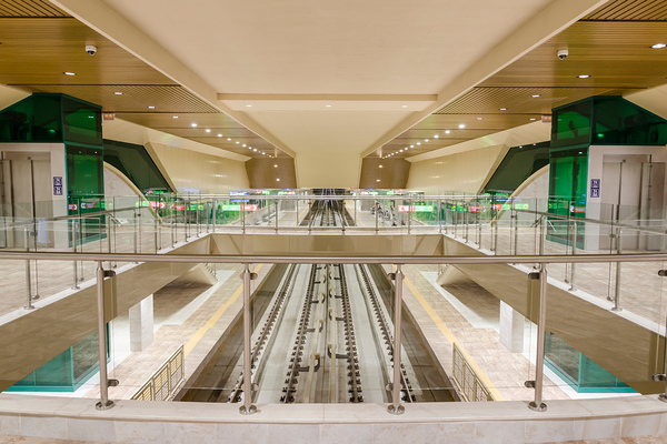 Druzhba metro station, 6