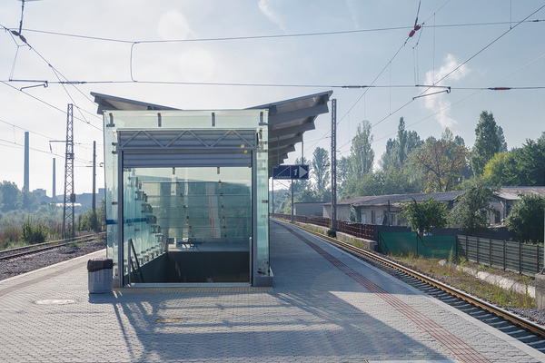 Iskarsko Shose metro station, 10