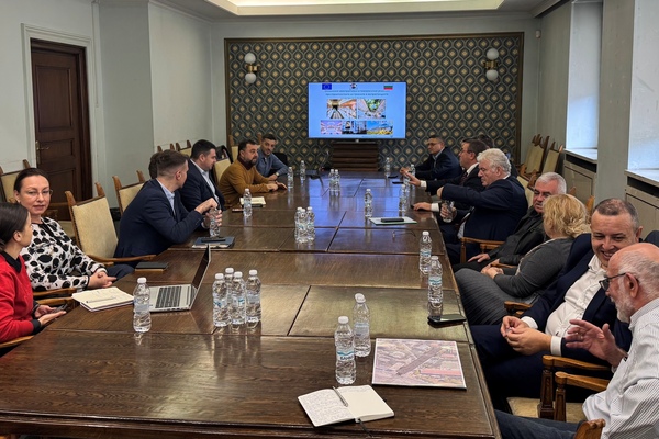 Няма нито една компрометирана сграда в рамките на изградените до момента 52 км метро в София, заяви директорът на 