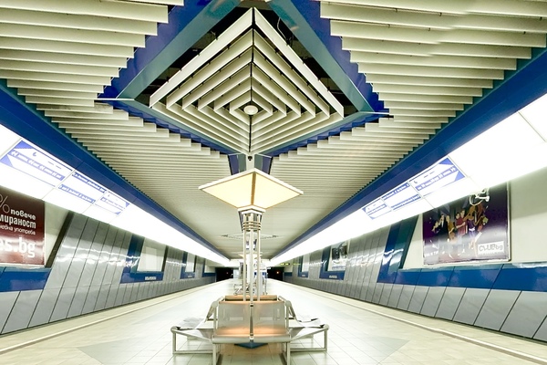 Opalchenska metro station